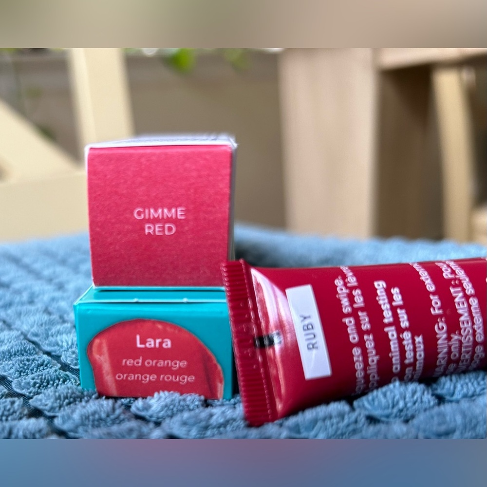 SALE ✨NIB trio of reds✨Versed/Wunder2/thrive causemetics✨ - Picture 2 of 6